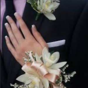 Prom Corsages & Boutonnieres